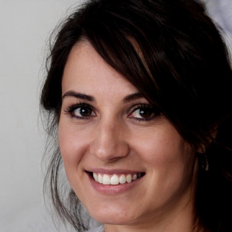 Retrato profesional de Nerea Santamaría, Consultora BI